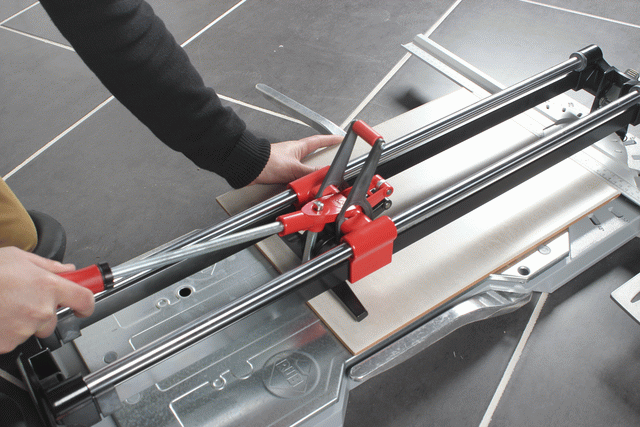 Работа с профессиональнымо плиткорезом Rubi TX-900-N Работа с профессиональнымо плиткорезом Rubi TX-900-N